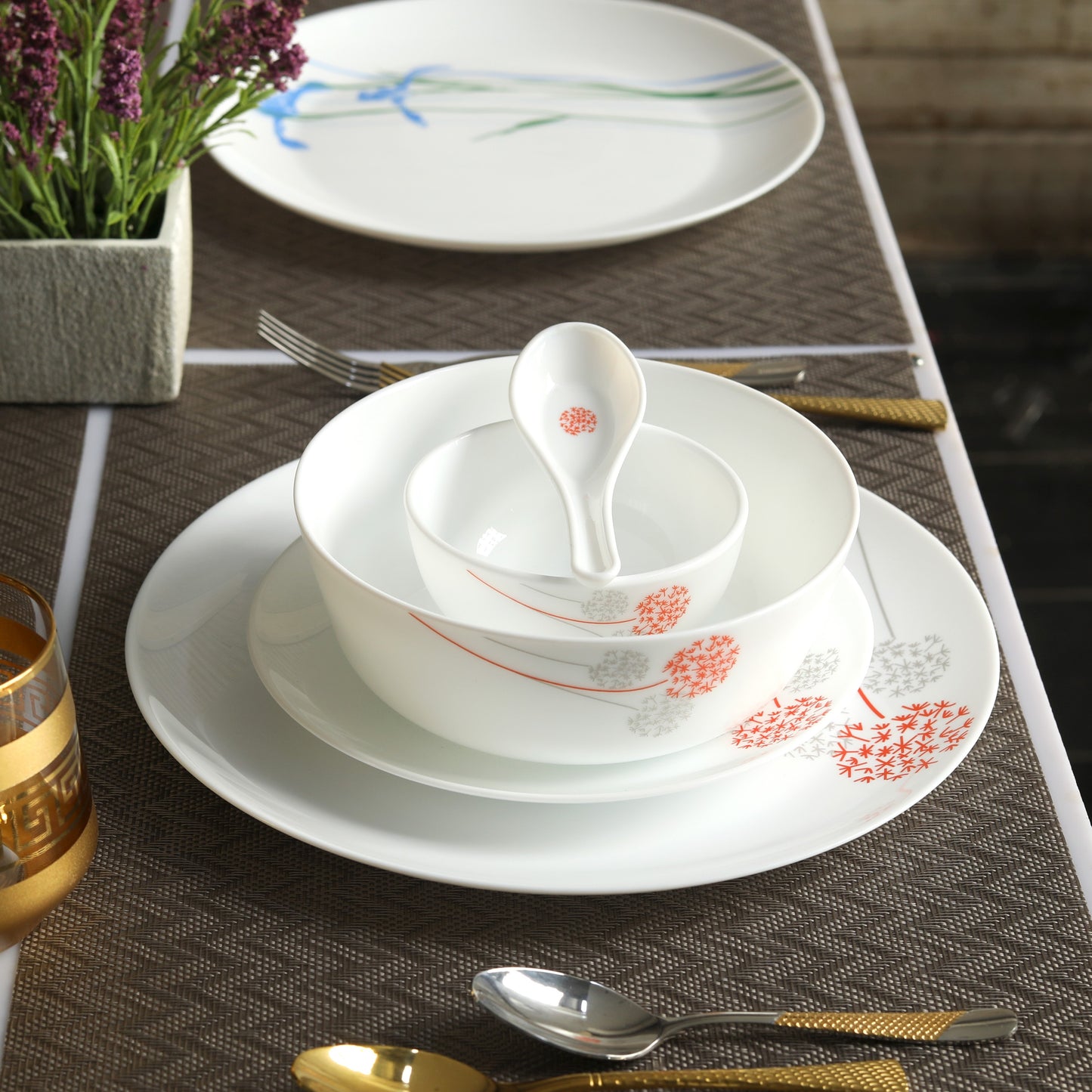 33 Pc White Corelle Shape Dinner Set - SKB2333